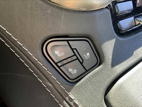 Used 2019 GMC Yukon Denali w/ Denali Ultimate Package image 35