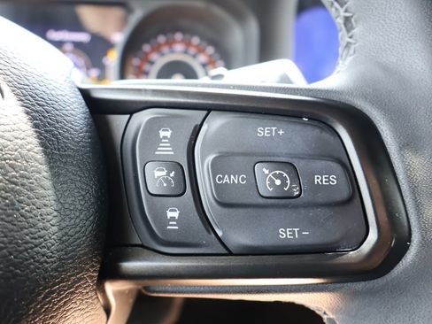 Used 2025 Jeep Wrangler Unlimited Sport AWD/4WD image 19