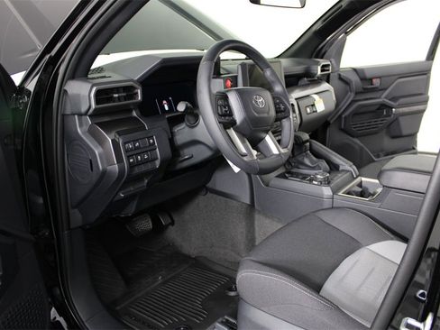 Used 2025 Toyota 4Runner TRD Off-Road image 17