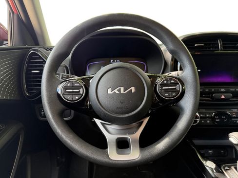 Used 2025 Kia Soul S FWD image 13
