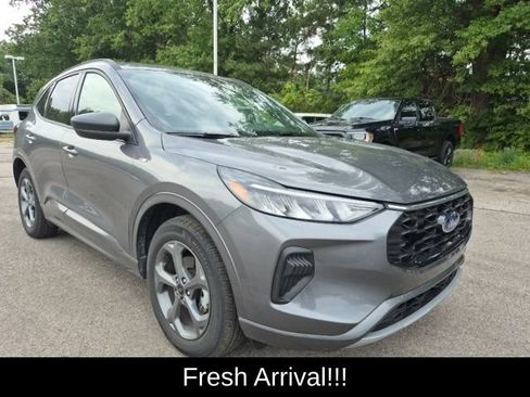Used 2024 Ford Escape ST-Line w/ Tech Pack #1 AWD/4WD image 11