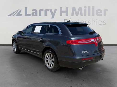 Used 2013 Lincoln MKT FWD image 3