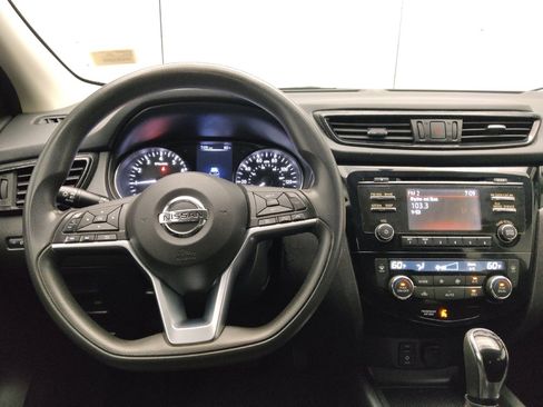 Used 2017 Nissan Rogue Sport SV FWD image 22