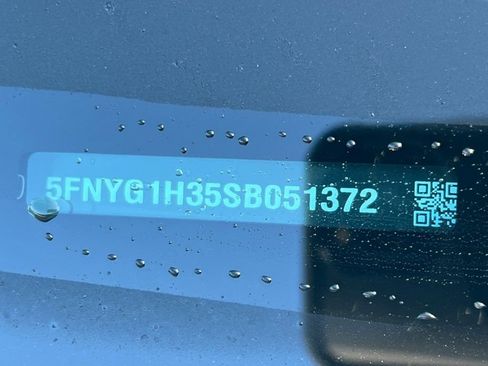 Used 2025 Honda Pilot Sport image 3