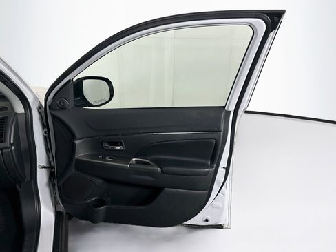 Used 2024 Mitsubishi Outlander Sport AWD image 30