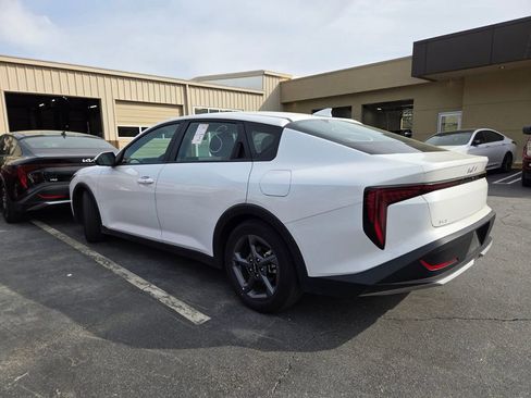 Used 2025 Kia K4 LXS image 5