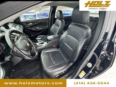 Certified 2018 Chevrolet Malibu LT w/ Leather Package image 21