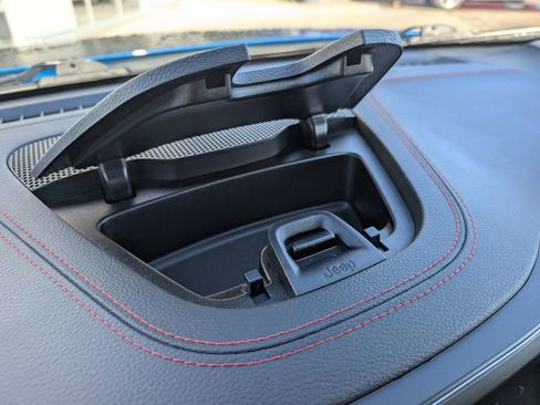 Used 2021 Jeep Cherokee Trailhawk image 27