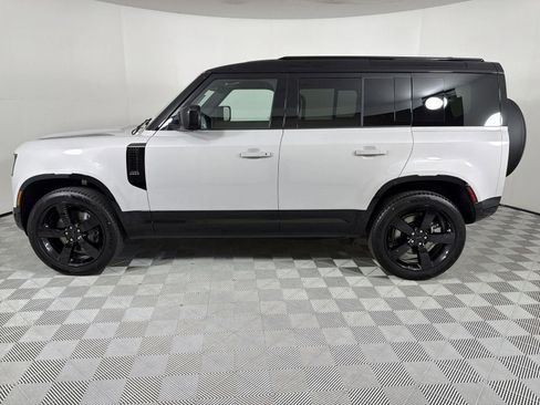 New 2026 Land Rover Defender 110 X-Dynamic SE image 2