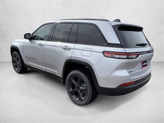 New 2025 Jeep Grand Cherokee Altitude video 3