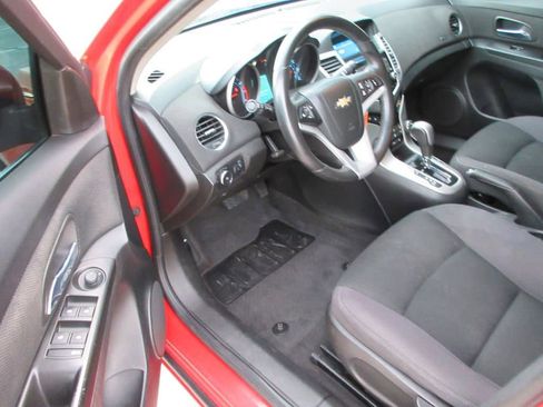 Used 2014 Chevrolet Cruze LT FWD image 12