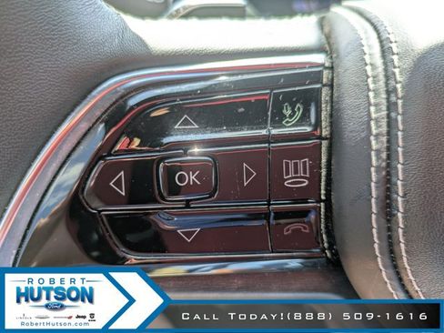 Used 2022 Jeep Grand Cherokee Overland w/ Luxury Tech Group IV image 21