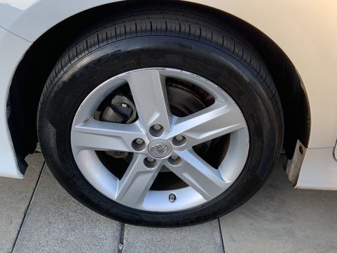 Used 2014 Toyota Camry SE image 22