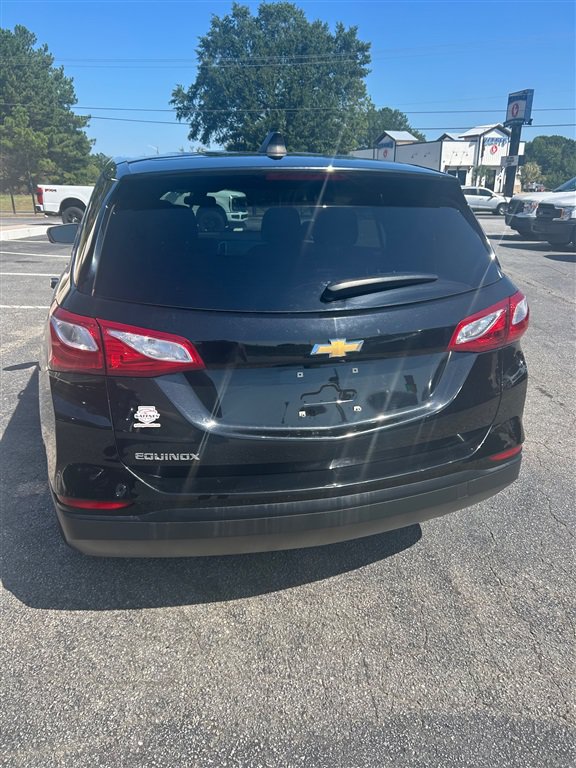 Used 2020 Chevrolet Equinox LS w/ LS Convenience Package FWD image 4