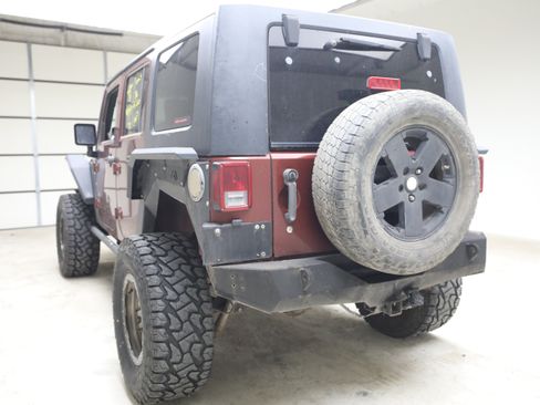 Used 2008 Jeep Wrangler Unlimited Sahara w/ Trailer Tow Group AWD/4WD image 2