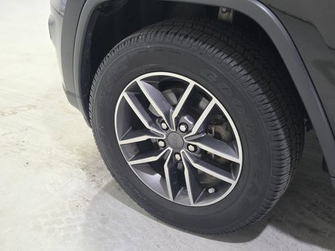 Certified 2019 Jeep Grand Cherokee Limited AWD/4WD image 21