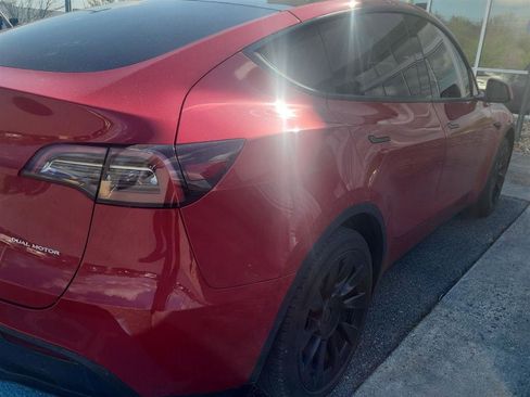 Used 2022 Tesla Model Y Long Range image 3