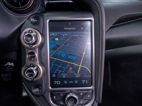 Used 2018 McLaren 720S image 25