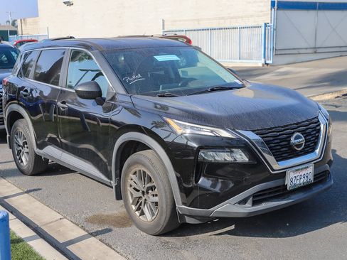 Used 2021 Nissan Rogue S image 3