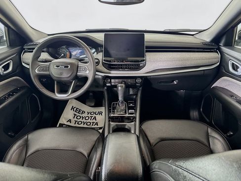 Certified 2024 Jeep Compass Latitude image 11