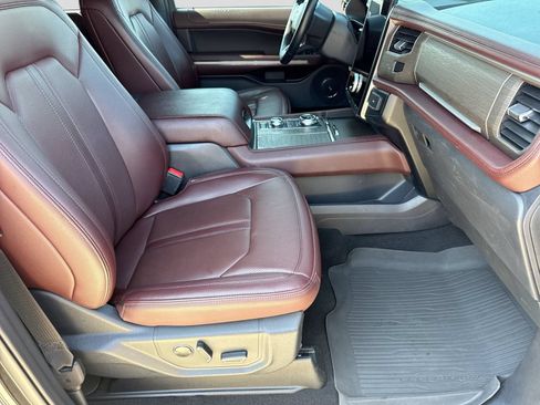 Used 2024 Ford Expedition Limited AWD/4WD image 28