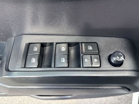 Used 2020 Toyota Tacoma SR AWD/4WD image 13