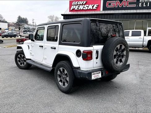 Used 2018 Jeep Wrangler Unlimited Sahara image 4