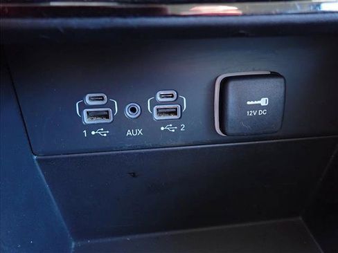 Used 2023 Jeep Grand Cherokee Limited AWD/4WD image 19
