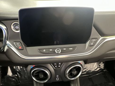 Used 2025 Chevrolet Blazer LT image 12