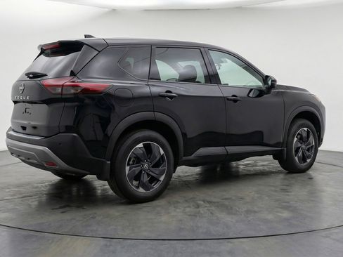 Used 2025 Nissan Rogue SV image 9