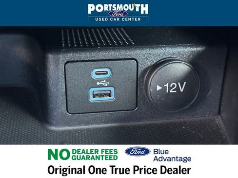 Used 2022 Ford Escape SE w/ SE Sport Appearance Package image 18