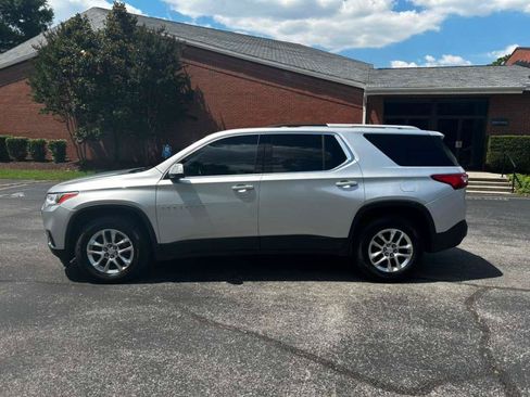 Used 2018 Chevrolet Traverse LT FWD image 4