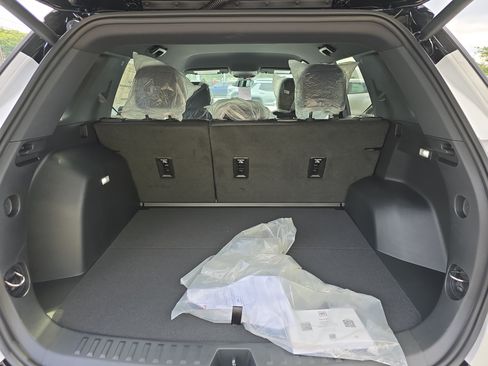 New 2027 GMC Terrain AT4 w/ Convenience Package III AWD/4WD image 5