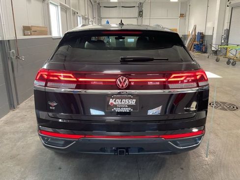 Used 2025 Volkswagen Atlas Cross Sport SE image 5