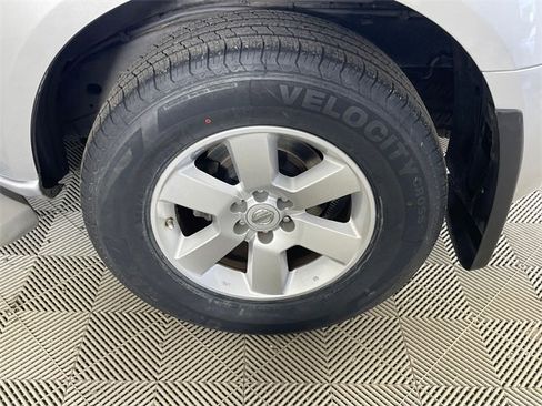 Used 2008 Nissan Pathfinder SE image 19