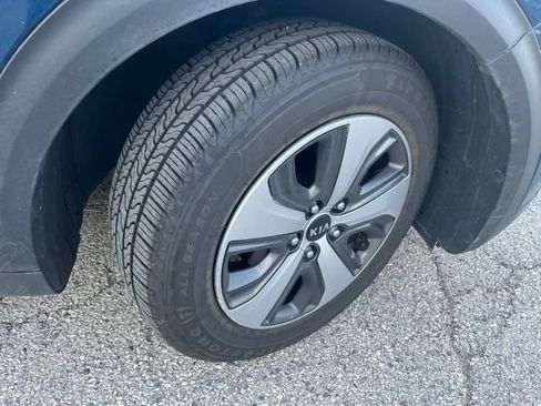 Used 2020 Kia Niro LX FWD image 14