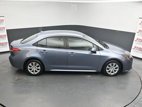 Used 2023 Toyota Corolla LE image 32