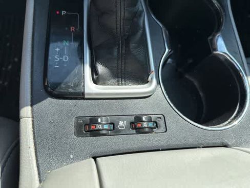 Used 2017 Toyota Highlander Limited Platinum image 9