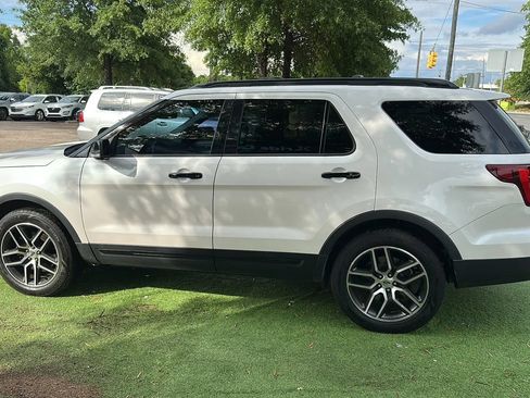 Used 2016 Ford Explorer Sport w/ Equipment Group 401A AWD/4WD image 4