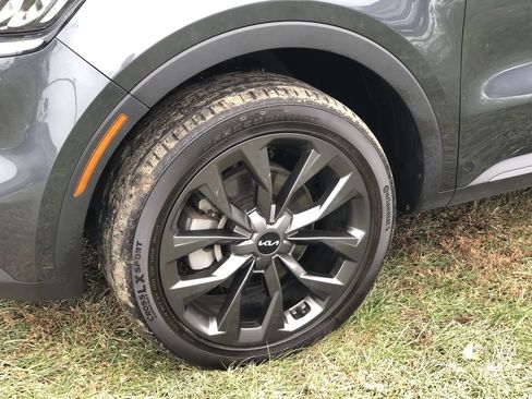 Used 2022 Kia Sorento X-Line EX image 2