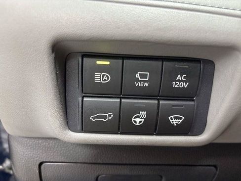 Used 2021 Toyota Highlander Platinum AWD/4WD image 19