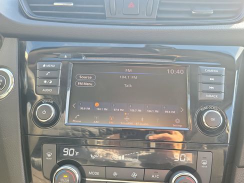 Used 2019 Nissan Rogue SV image 32