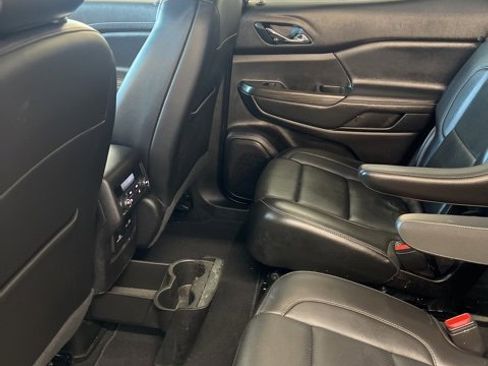 Used 2023 GMC Acadia SLT w/ Elevation Edition image 26