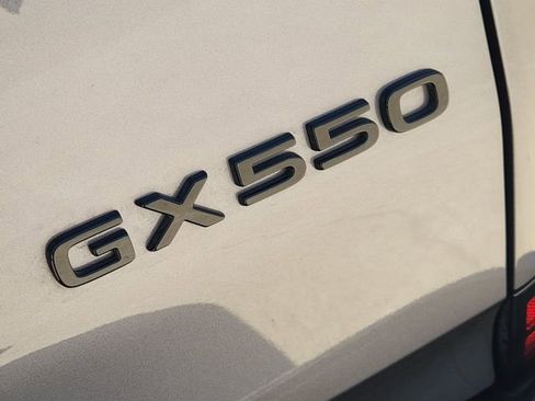 Used 2025 Lexus GX 550 w/ Cold Area Package AWD/4WD image 11