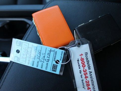 Used 2025 Volvo XC60 B5 Plus image 31