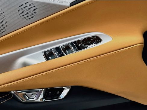 Used 2020 Chevrolet Corvette Stingray Preferred Conv w/ 2LT Preferred Equipment Group RWD image 21
