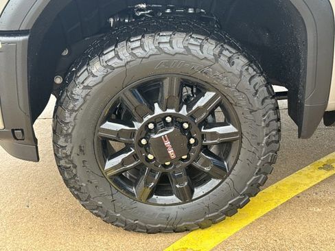 New 2026 GMC Sierra 2500 AT4 w/ AT4 Premium Plus Package AWD/4WD image 18