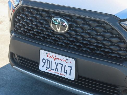 Certified 2022 Toyota Corolla Cross LE w/ Moonroof Package image 6