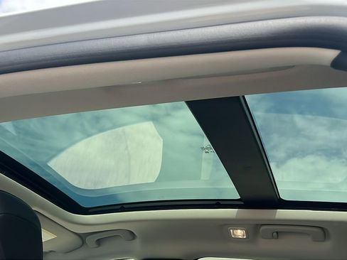 New 2025 Ford Escape Plug-in Hybrid w/ PHEV Premium Package image 26