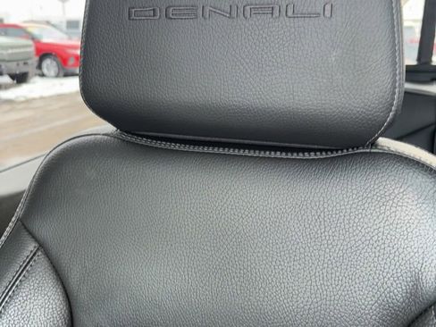 Used 2022 GMC Sierra 2500 Denali w/ Denali Ultimate Package image 16